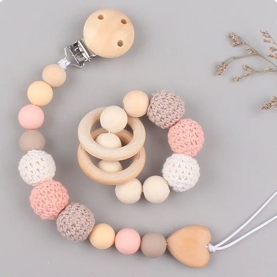 attache-a-tetine-de-bebe-clip
