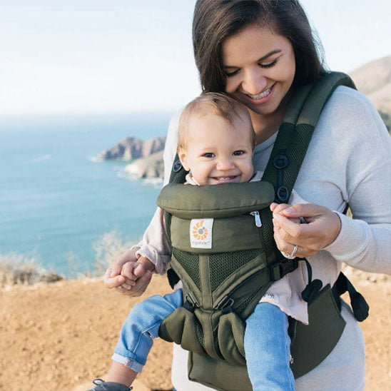 porte-bebe-multifonction-respirant-en-vert